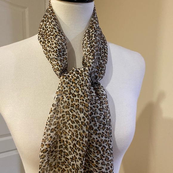 NWOT 100% Silk Made in France Animal Print Scarf - Picture 15 of 16